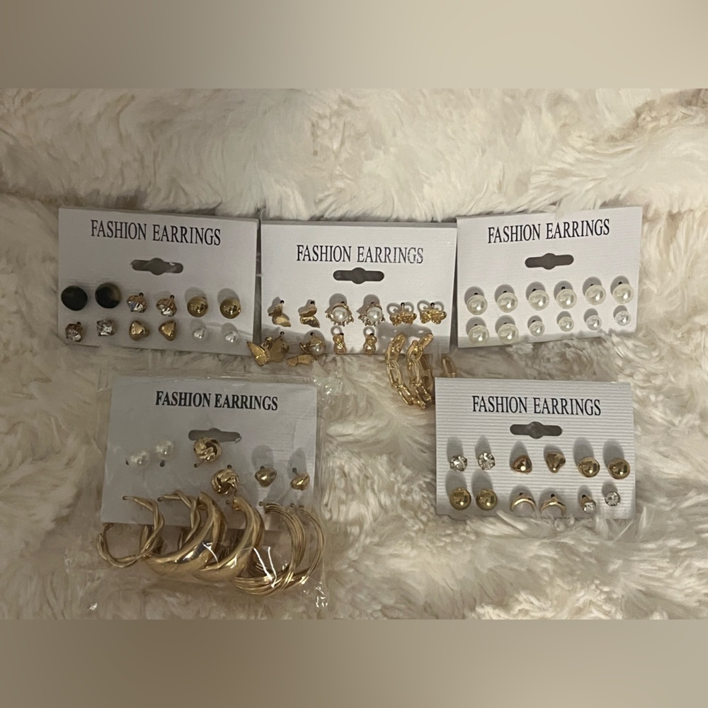 Gold and Pearl Fashion Earrings Set